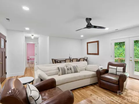 Living - 41 Bear Trl, Fairview, NC 28730 photo 2 of 4
