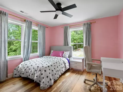 Bedroom - 41 Bear Trl, Fairview, NC 28730 photo 3 of 6
