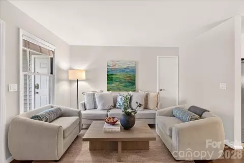 430 Queens 122 Rd #122, Charlotte, NC 28207