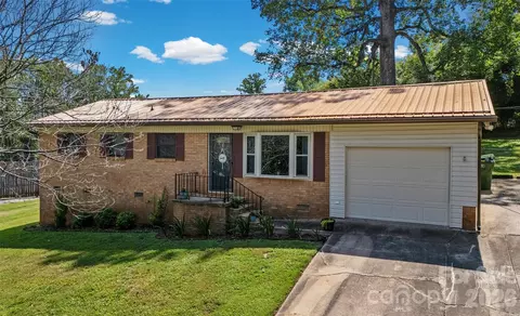 2435 Lewiston Dr, Gastonia, NC 28054