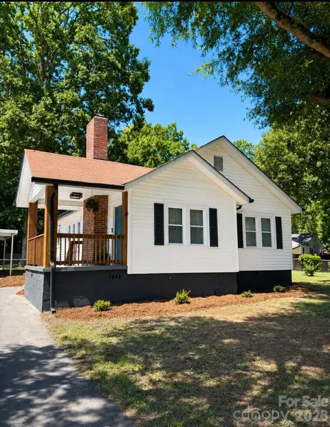 1521 Blackwood St, Gastonia, NC 28052