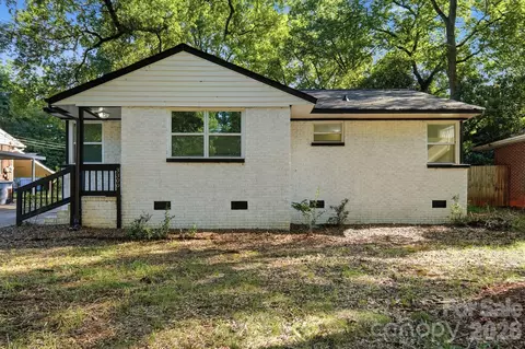 3300 Bonaire Dr, Charlotte, NC 28208