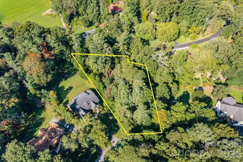 246 Classic Oaks 10 Cir #10, Hendersonville, NC 28792