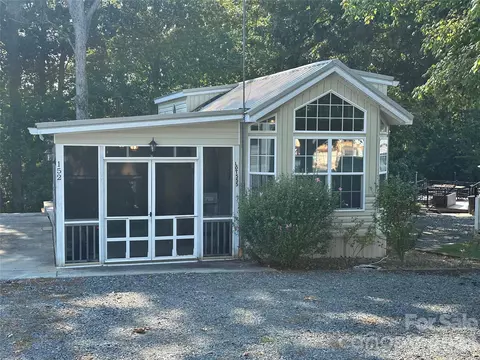 152 Cardinal Dr, New London, NC 28127
