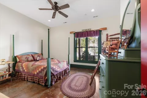 Bedroom - 5140 Beech Bluff Dr, Morganton, NC 28655 photo 6 of 8