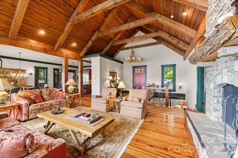 Living - 5140 Beech Bluff Dr, Morganton, NC 28655 photo 3 of 5