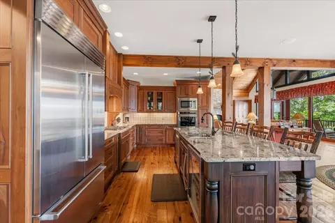 Kitchen - 5140 Beech Bluff Dr, Morganton, NC 28655 photo 4 of 5