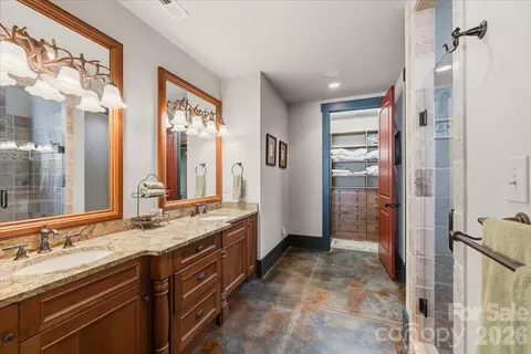 Bath - 5140 Beech Bluff Dr, Morganton, NC 28655 photo 4 of 4