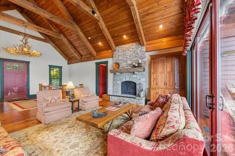 Living - 5140 Beech Bluff Dr, Morganton, NC 28655 photo 5 of 5