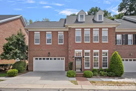 6415 Wakehurst Rd, Charlotte, NC 28226