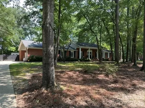 Exterior - 1414 Clark Pl, Lancaster, SC 29720 photo 4 of 11
