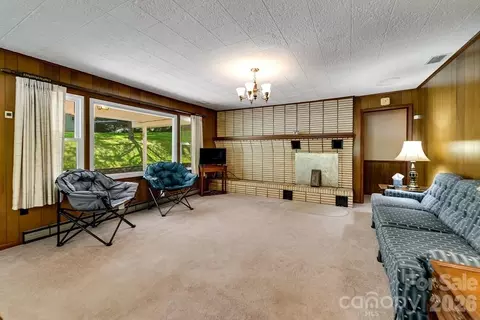 Living - 144 Cherry St, Sylva, NC 28779 photo 2 of 4