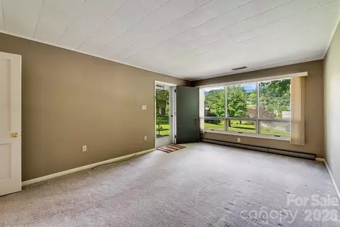 Living - 144 Cherry St, Sylva, NC 28779 photo 4 of 4