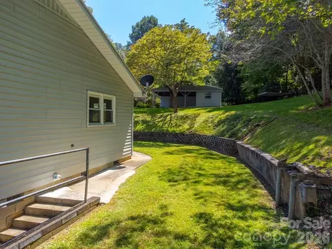 Exterior - 144 Cherry St, Sylva, NC 28779 photo 7 of 13