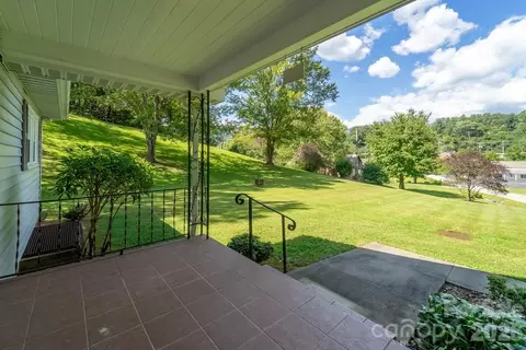 Exterior - 144 Cherry St, Sylva, NC 28779 photo 2 of 13