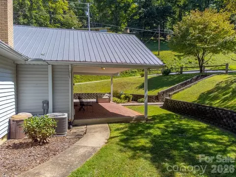 Exterior - 144 Cherry St, Sylva, NC 28779 photo 4 of 13