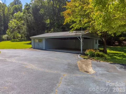 Exterior - 144 Cherry St, Sylva, NC 28779 photo 6 of 13