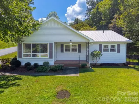 Exterior - 144 Cherry St, Sylva, NC 28779 photo 9 of 13