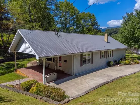 Exterior - 144 Cherry St, Sylva, NC 28779 photo 5 of 13