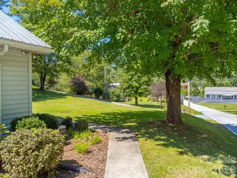 Exterior - 144 Cherry St, Sylva, NC 28779 photo 8 of 13