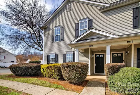 1911 Flushing Ct, Charlotte, NC 28215