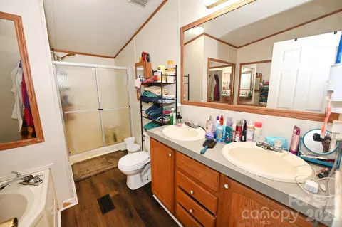 Bath - 2348 John Coffey Rd, Morganton, NC 28655 photo 1 of 2