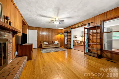 Living - 15 Meadowlark Dr, Tryon, NC 28782 photo 3 of 4