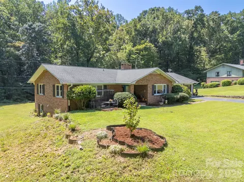 Exterior - 15 Meadowlark Dr, Tryon, NC 28782 photo 4 of 10