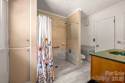 Bath - 15 Meadowlark Dr, Tryon, NC 28782 photo 2 of 3