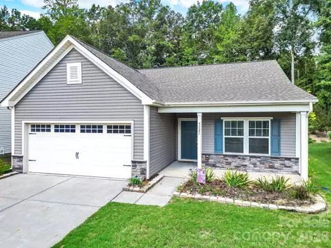 Exterior - 5121 Saddleback Dr, Mount Holly, NC 28120 photo 2 of 6