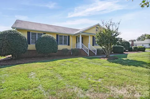 Exterior - 4207 Deerfield Dr, Monroe, NC 28112 photo 1 of 4