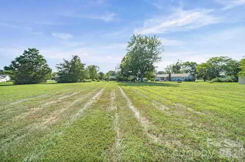 Exterior - 4207 Deerfield Dr, Monroe, NC 28112 photo 4 of 4