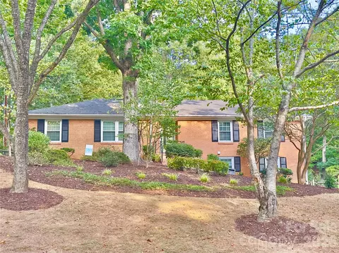 1814 Summerhill Dr, Charlotte, NC 28212
