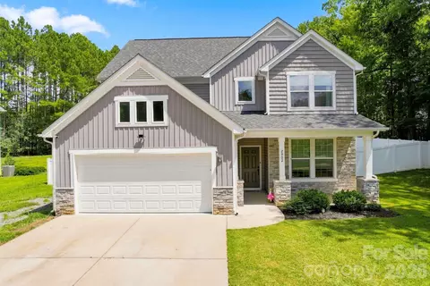 2902 Oakdale Rd, Charlotte, NC 28216