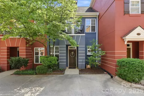 942 Hawthorne Bridge Ct, Charlotte, NC 28204