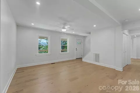 Living - 186 Sylvan Heights Dr, Sylva, NC 28779 photo 4 of 5