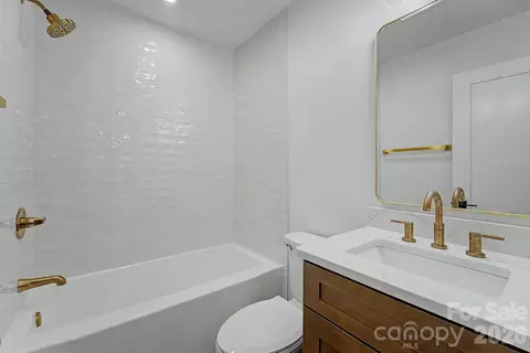 Bath - 186 Sylvan Heights Dr, Sylva, NC 28779 photo 4 of 4