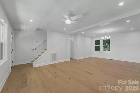 Living - 186 Sylvan Heights Dr, Sylva, NC 28779 photo 3 of 5