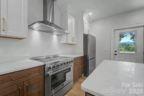 Kitchen - 186 Sylvan Heights Dr, Sylva, NC 28779 photo 3 of 3