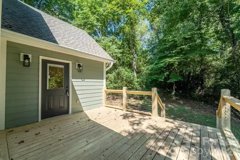 Exterior - 186 Sylvan Heights Dr, Sylva, NC 28779 photo 5 of 10