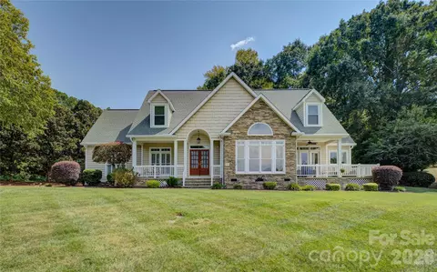 946 Lake Club Dr, Rock Hill, SC 29732