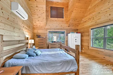 Bedroom - 1140 Caney Fork Rd, Marshall, NC 28753 photo 3 of 5