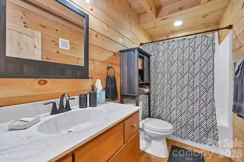 Bath - 1140 Caney Fork Rd, Marshall, NC 28753 photo 1 of 3