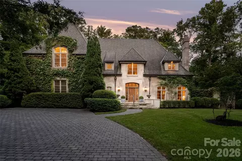 6 Frith Dr, Asheville, NC 28803