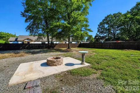 Exterior - 300 King St, Monroe, NC 28110 photo 3 of 3