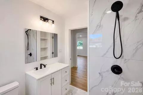Bath - 300 King St, Monroe, NC 28110 photo 4 of 5