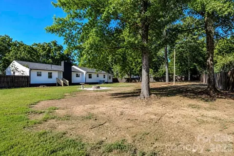 Exterior - 300 King St, Monroe, NC 28110 photo 2 of 3