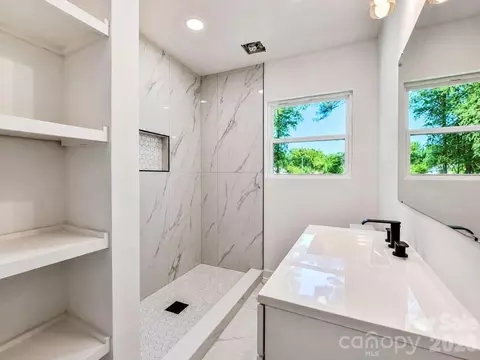 Bath - 300 King St, Monroe, NC 28110 photo 3 of 5