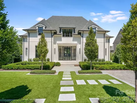2422 Ferncliff Rd, Charlotte, NC 28211