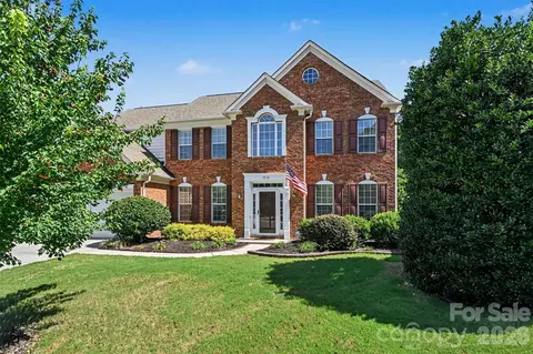 9538 Linden Tree Ln, Charlotte, NC 28277